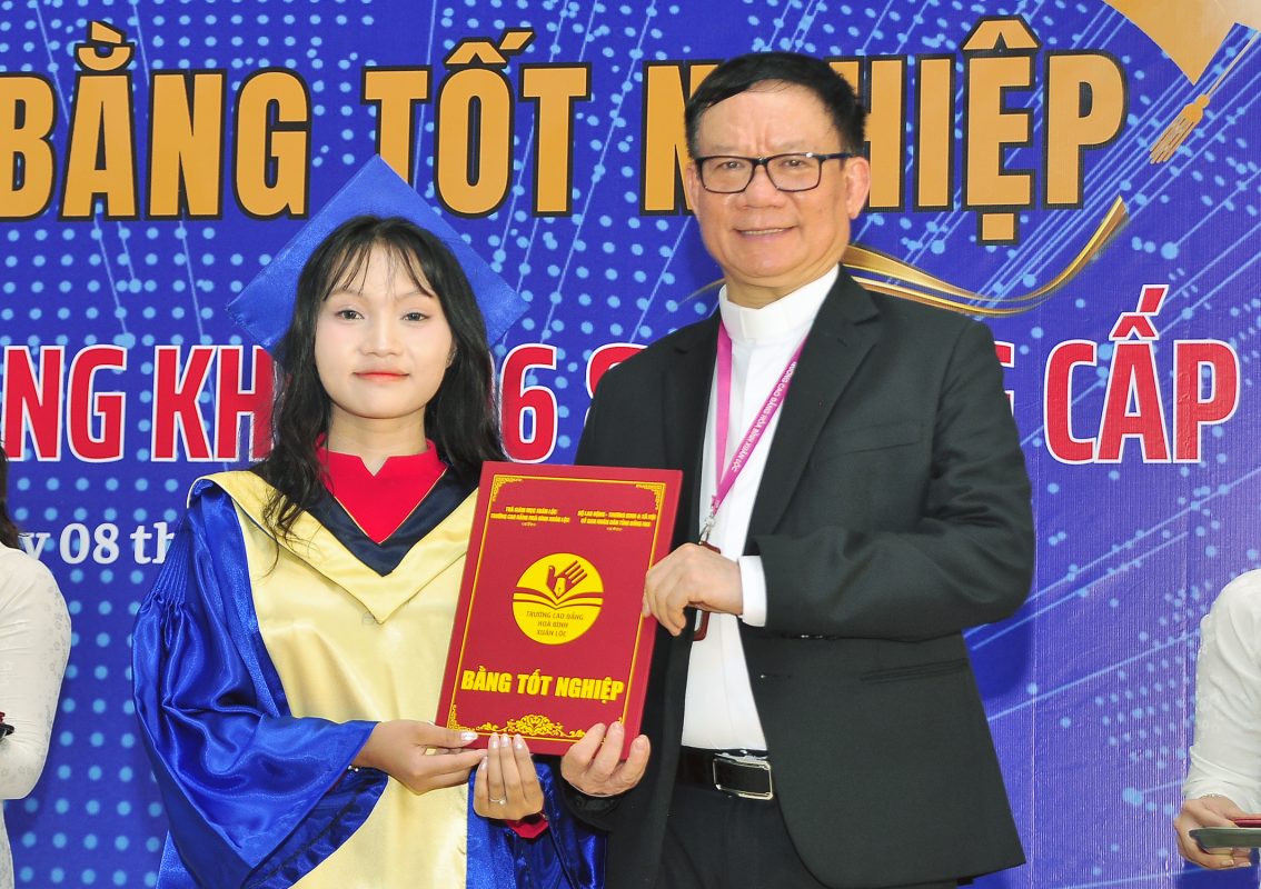 TRƯỜNG CAO ĐẲNG HÒA BÌNH XUÂN LỘC TRAO BẰNG TỐT NGHIỆP ĐỢT THÁNG 05/2025 CDHBtotnghiep2025 111