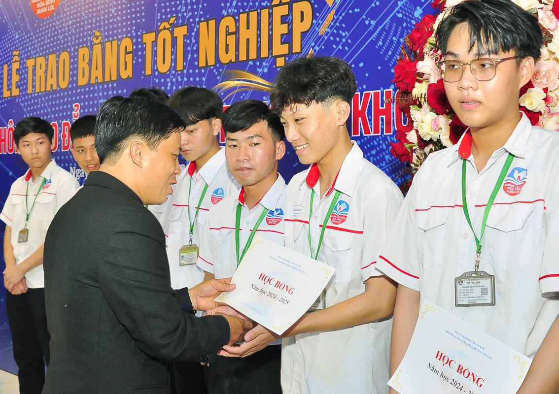 TRƯỜNG CAO ĐẲNG HÒA BÌNH XUÂN LỘC TRAO BẰNG TỐT NGHIỆP ĐỢT THÁNG 05/2025 CDHBtotnghiep2025 205