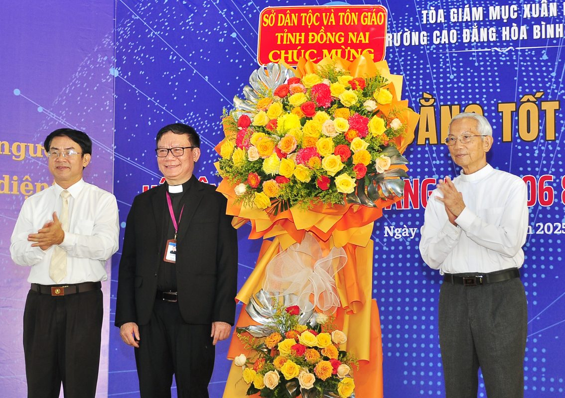 TRƯỜNG CAO ĐẲNG HÒA BÌNH XUÂN LỘC TRAO BẰNG TỐT NGHIỆP ĐỢT THÁNG 05/2025 CDHBtotnghiep2025 69