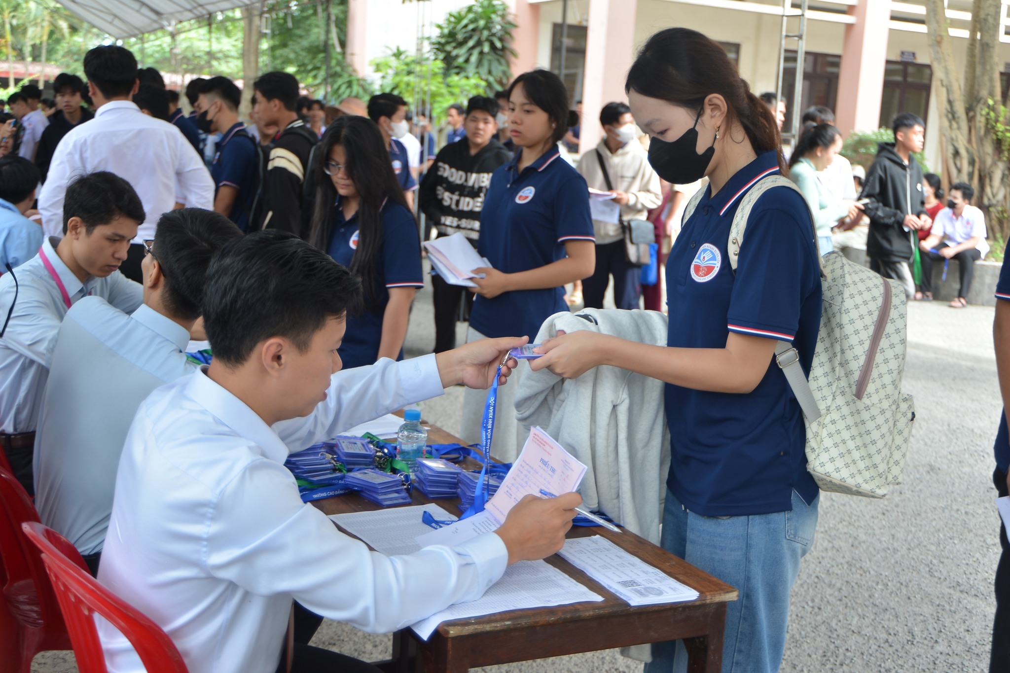 Tân hssv khoá 14 nhập học